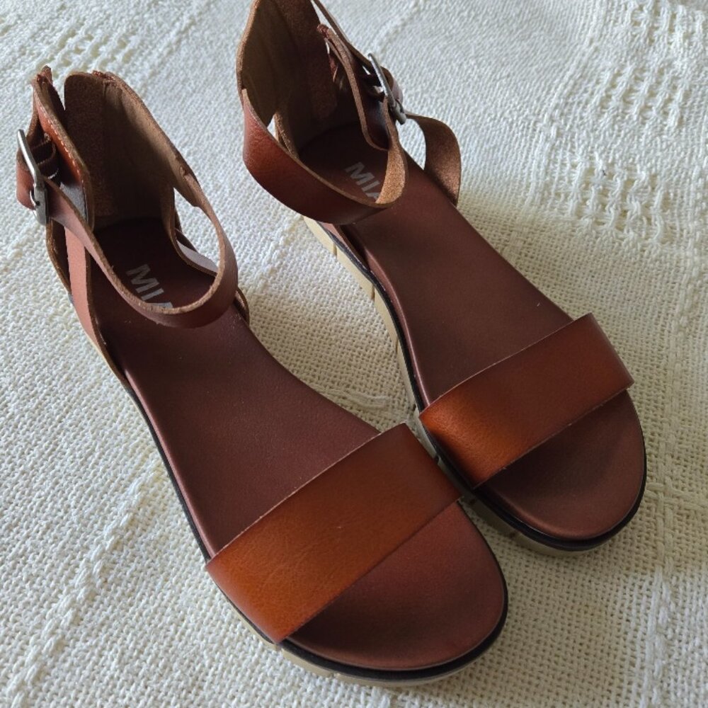 Beautiful And Comfortable - image 1